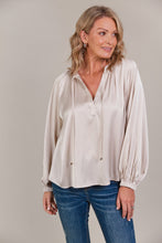 Load image into Gallery viewer, Ivy Blouse Clay