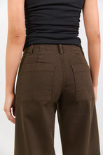 Load image into Gallery viewer, Tune Chocolate stretch Pintuck Front Wide Leg Jean Pants