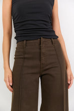 Load image into Gallery viewer, Tune Chocolate stretch Pintuck Front Wide Leg Jean Pants