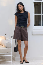 Load image into Gallery viewer, Literal Dark Chocolate Linen Pleat Front Shorts