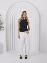 Load image into Gallery viewer, Toni Barrel Jeans White