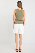 Load image into Gallery viewer, Literal Ivory Linen Pleat Front Shorts