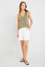 Load image into Gallery viewer, Literal Ivory Linen Pleat Front Shorts