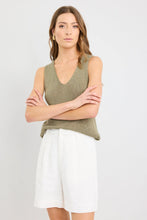 Load image into Gallery viewer, Literal Ivory Linen Pleat Front Shorts
