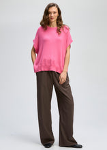 Load image into Gallery viewer, Sleeveless Crew Essential Rhubarb