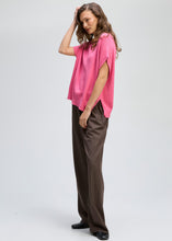 Load image into Gallery viewer, Sleeveless Crew Essential Rhubarb