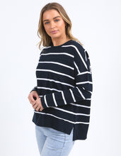 Load image into Gallery viewer, Janye Throw On Navy Stripe