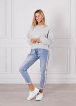 Load image into Gallery viewer, Boston Jogger Light