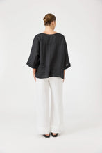 Load image into Gallery viewer, Studio Relaxed Top Ebony
