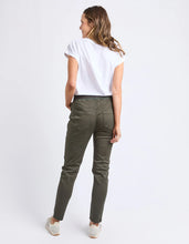 Load image into Gallery viewer, Sylvia Jogger Khaki
