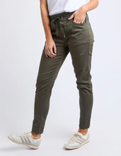 Load image into Gallery viewer, Sylvia Jogger Khaki
