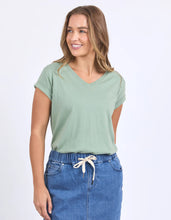 Load image into Gallery viewer, Manly Vee Tee Iceberg Green
