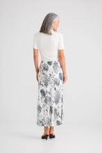 Load image into Gallery viewer, Rosette Slip Skirt
