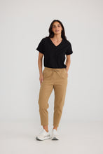 Load image into Gallery viewer, Wayfarer Pant Taupe
