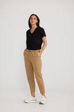 Load image into Gallery viewer, Wayfarer Pant Taupe

