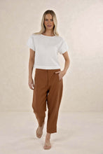 Load image into Gallery viewer, Huxe Linen Pant Tobacco
