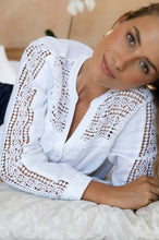 Load image into Gallery viewer, Delphi Shirt White
