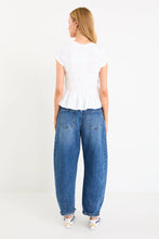 Load image into Gallery viewer, Neat White Slub Shirred Detail SS Tee
