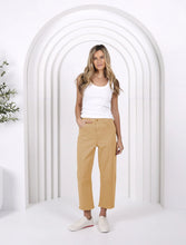 Load image into Gallery viewer, Toni Barrel Jeans Clay
