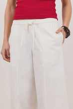 Load image into Gallery viewer, Transit White Pull On Waist Tie Barrel Leg Pants / White
