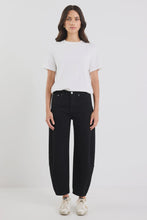 Load image into Gallery viewer, Graduate Jet Black Stretch Barrel Jean Black
