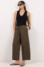 Load image into Gallery viewer, Transit Olive Pull On Waist Tie Barrel Leg Pants / Olive
