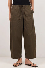 Load image into Gallery viewer, Transit Olive Pull On Waist Tie Barrel Leg Pants / Olive
