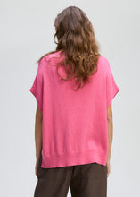 Load image into Gallery viewer, Sleeveless Crew Essential Rhubarb
