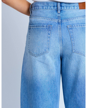 Load image into Gallery viewer, Carson Barrel Jean Mid Blue
