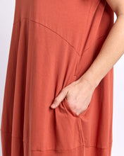 Load image into Gallery viewer, Diana SS Dress Earth
