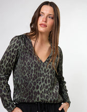 Load image into Gallery viewer, Kelly Blouse Khaki Leopard
