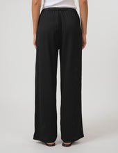 Load image into Gallery viewer, Lara Pant Black

