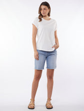 Load image into Gallery viewer, Manly Tee Crew White
