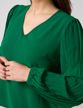 Load image into Gallery viewer, Sabine Blouse Parakeet Green

