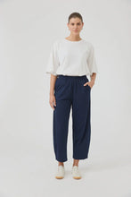 Load image into Gallery viewer, Studio Traveller Pant Navy
