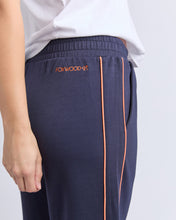 Load image into Gallery viewer, Traveller Pant Navy
