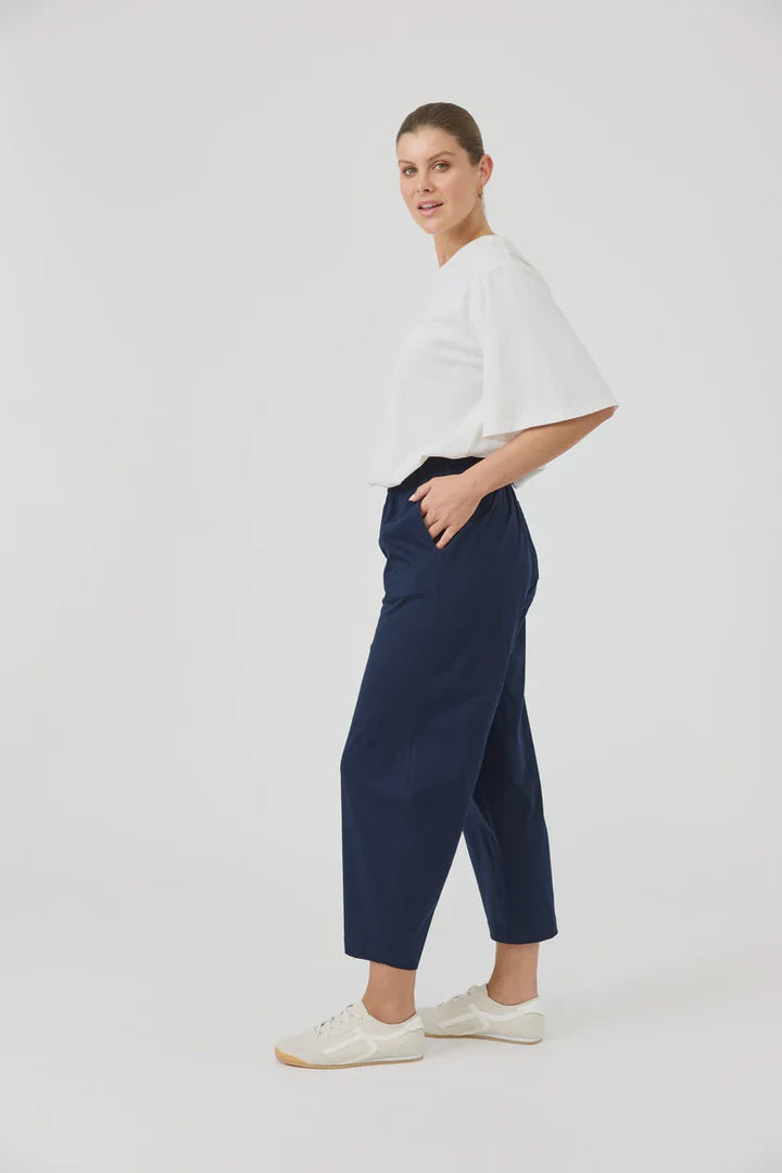 Studio Traveller Pant Navy
